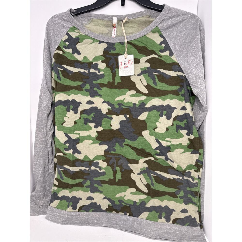 Poof Camo Raglan Shirt Womens Medium Long Sleeve Green Gray NWT